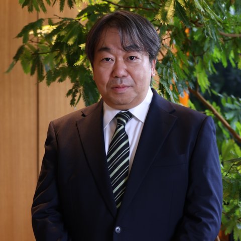 西浦 一志